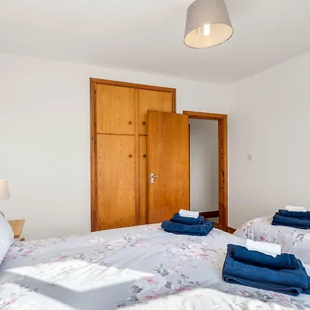 Mcdara Island View بيت للعطل *